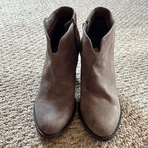 Carlos Santana Everett booties size 7.5